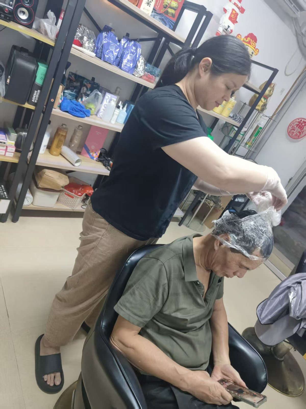 陈丽宽在福建漳州芗城区开设的社区美发门店