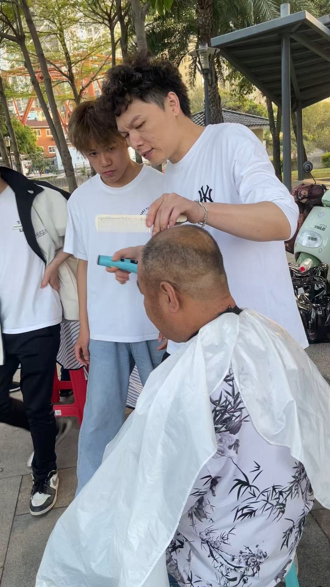 学员义剪活动