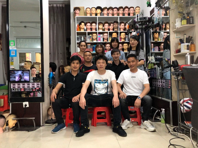 小王子美发培训学员课堂合照